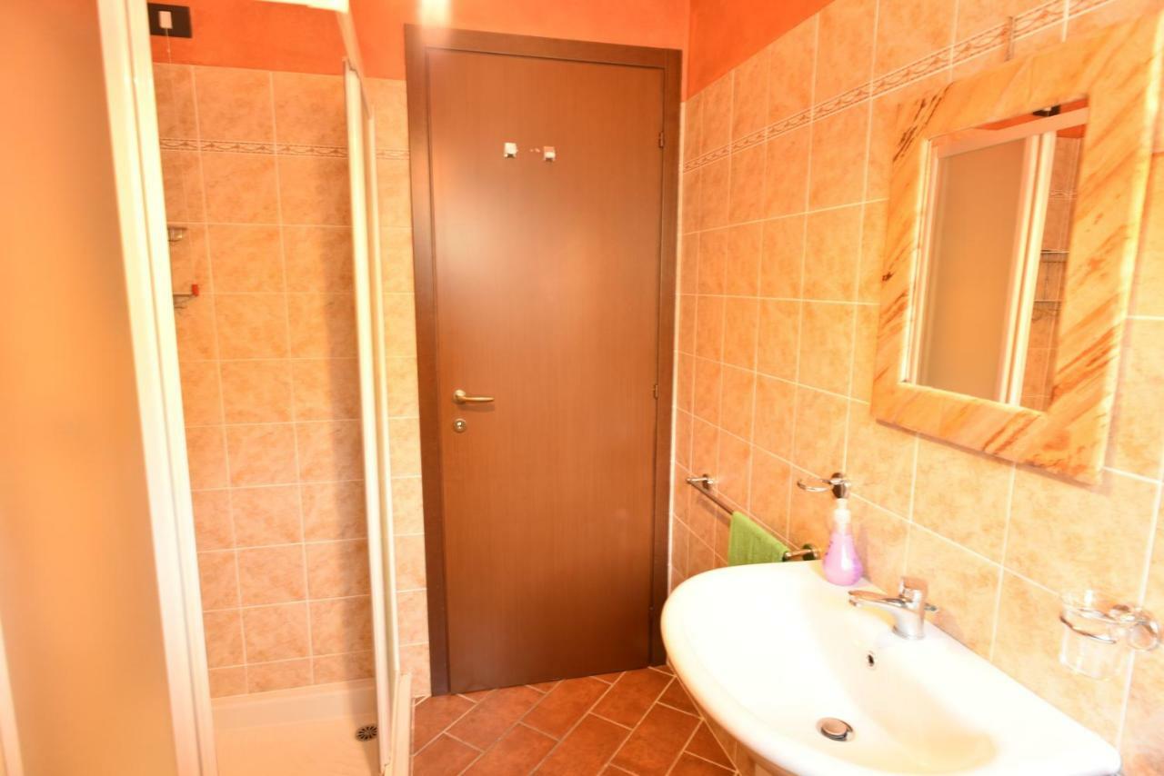Holiday Apartment Albachiara Tavernola Bergamasca Eksteriør billede